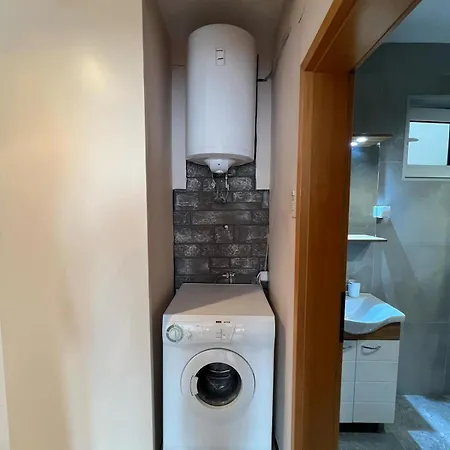 Parliament Free Parking Apartman