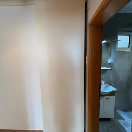 Parliament Free Parking Apartman Szkopje